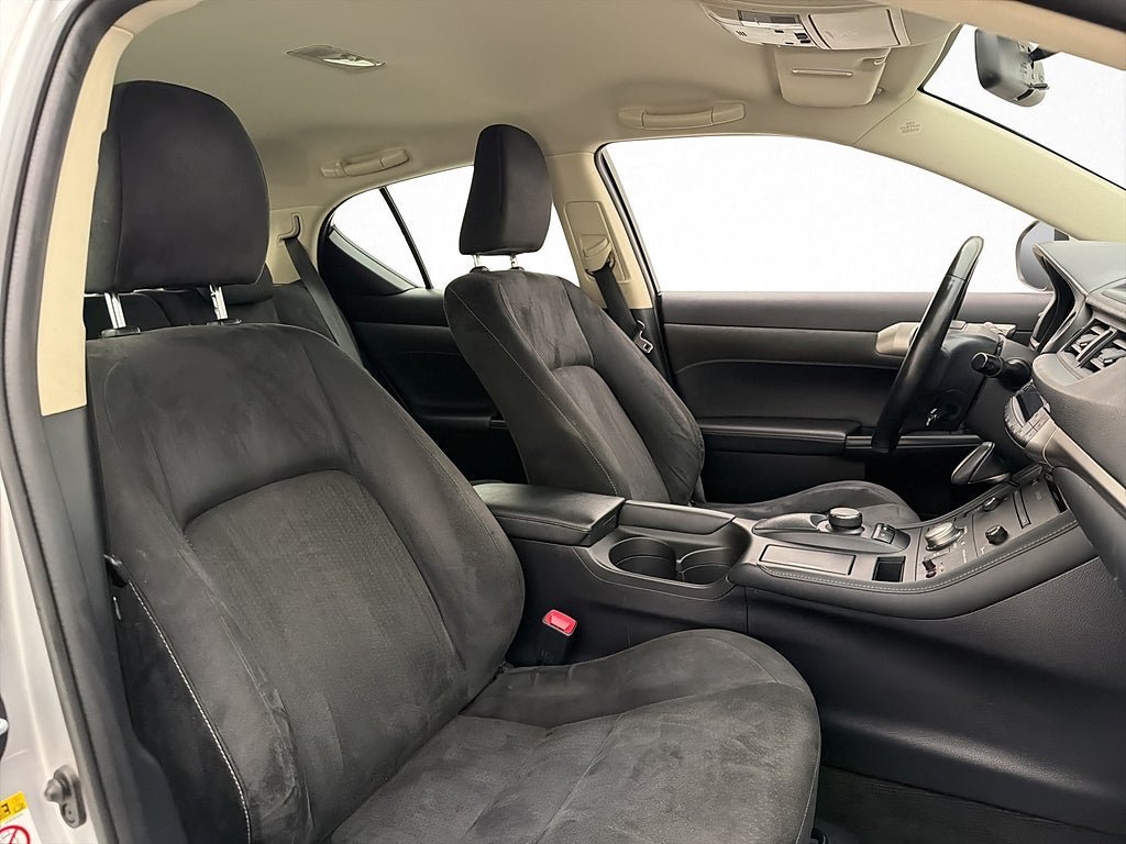 Vehicle Image 23