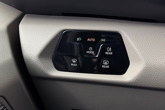 Vehicle Image 29