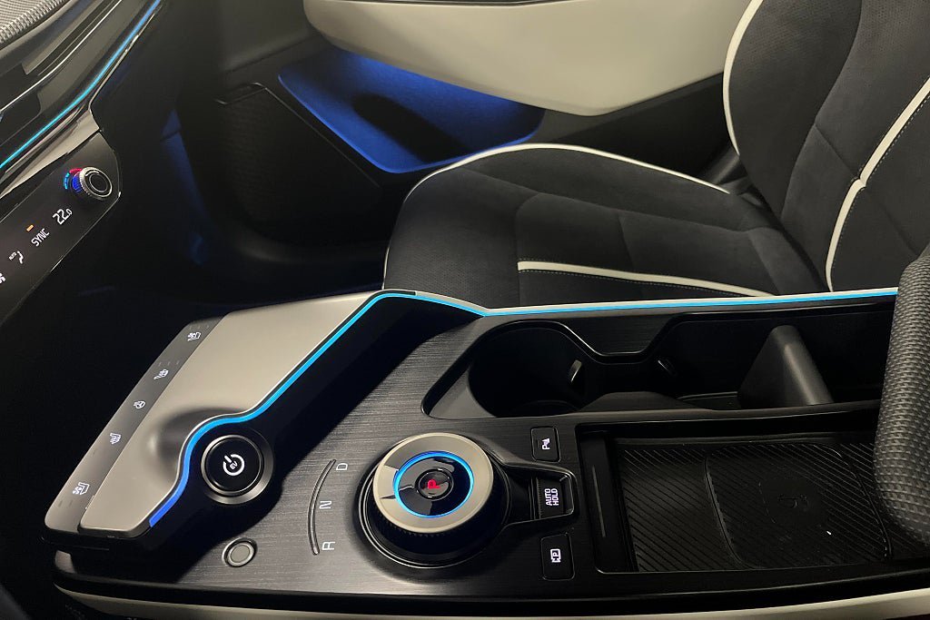 Vehicle Image 16