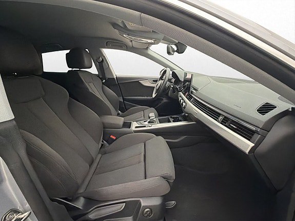 Vehicle Image 25