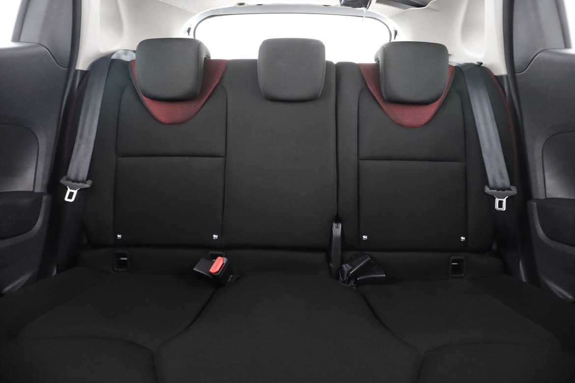 Vehicle Image 16