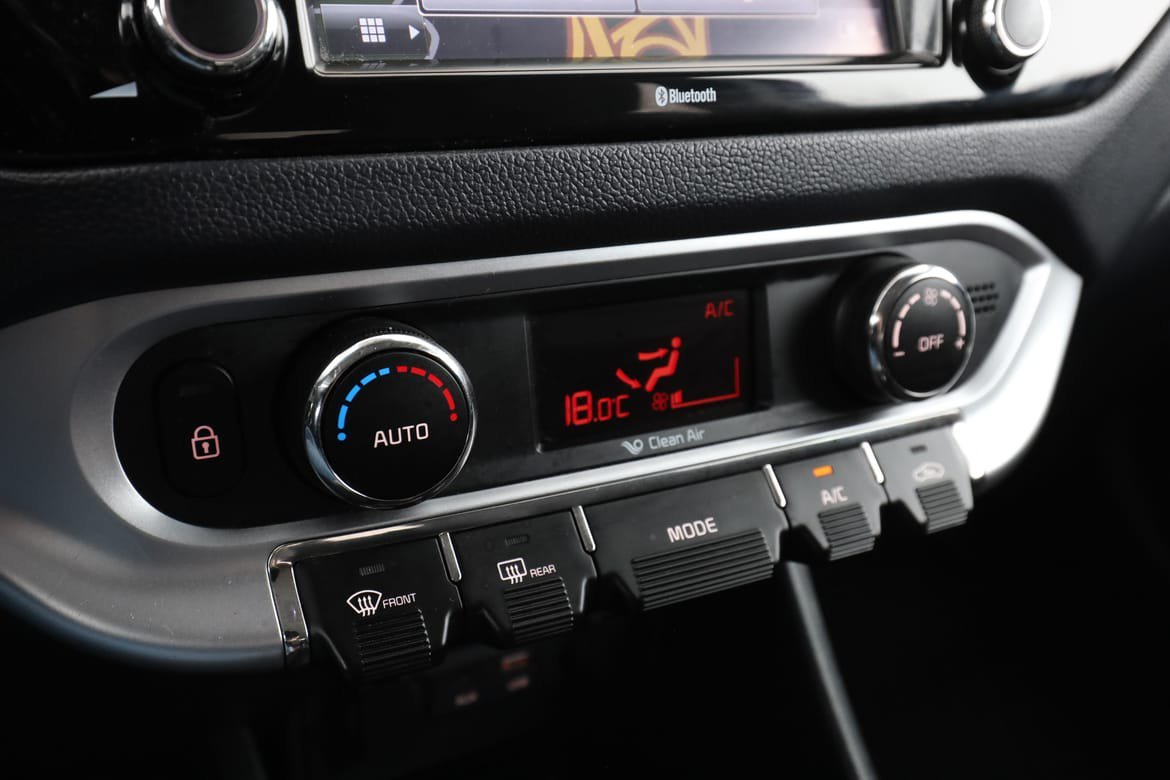 Vehicle Image 25