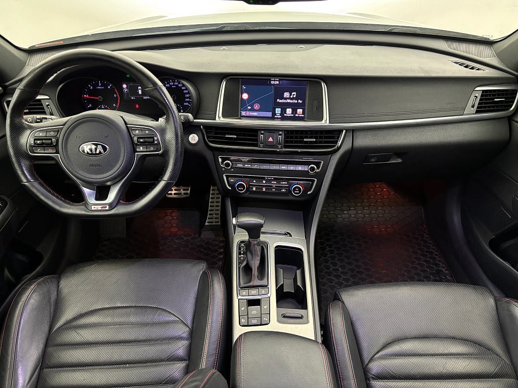 Vehicle Image 16