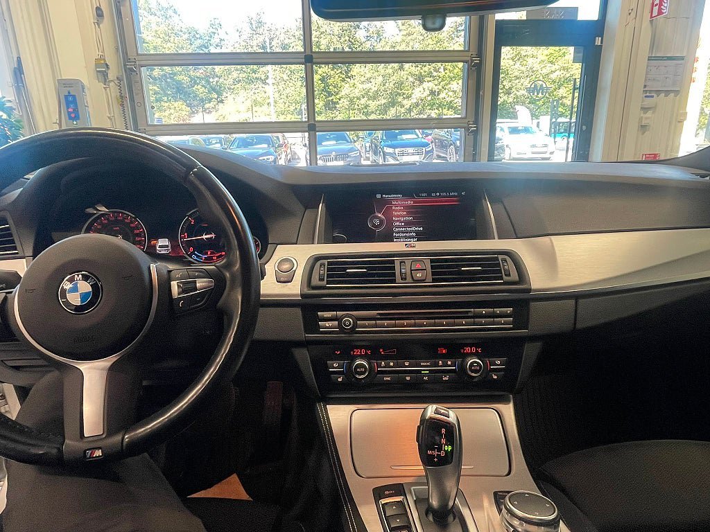 Vehicle Image 23