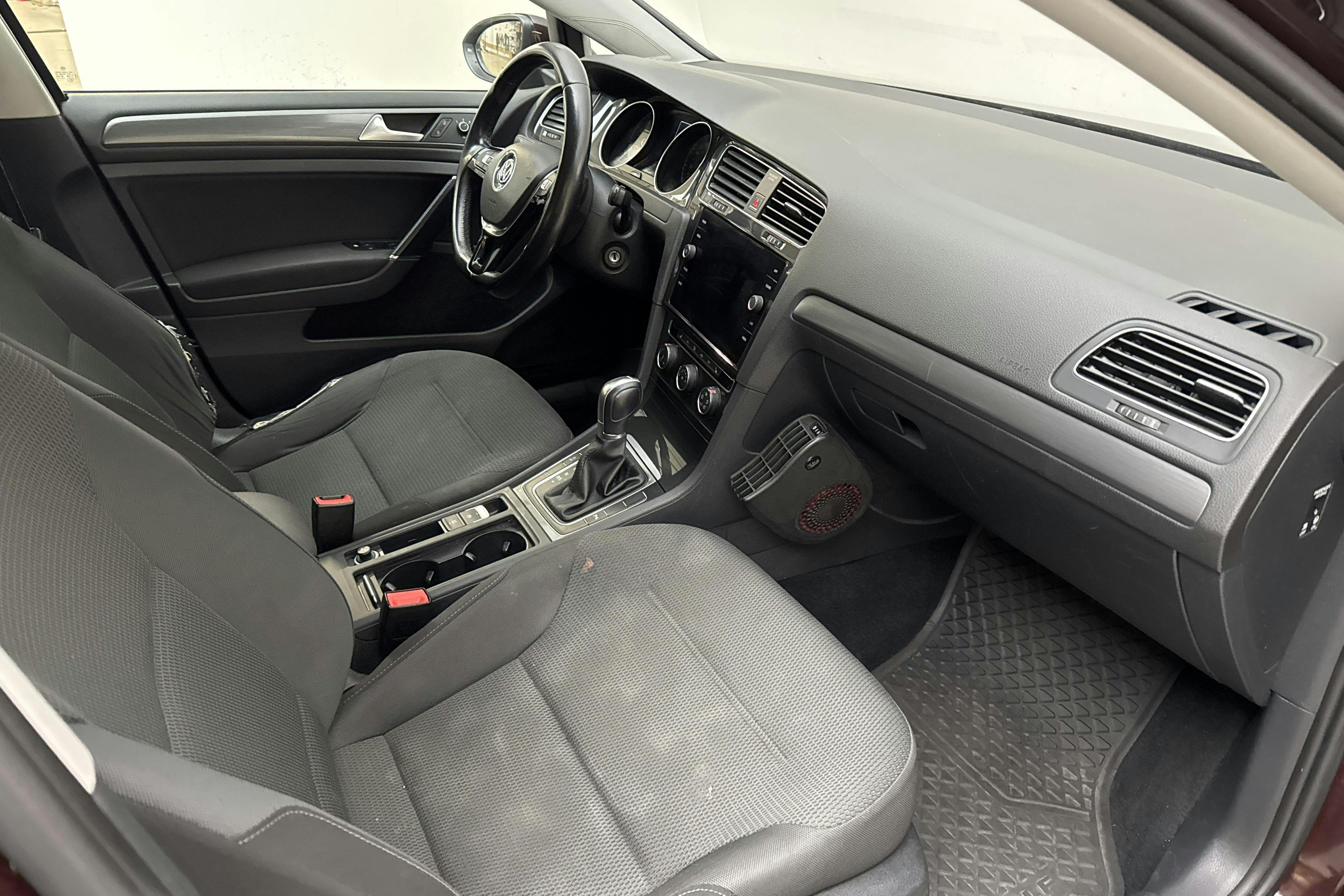 Vehicle Image 7
