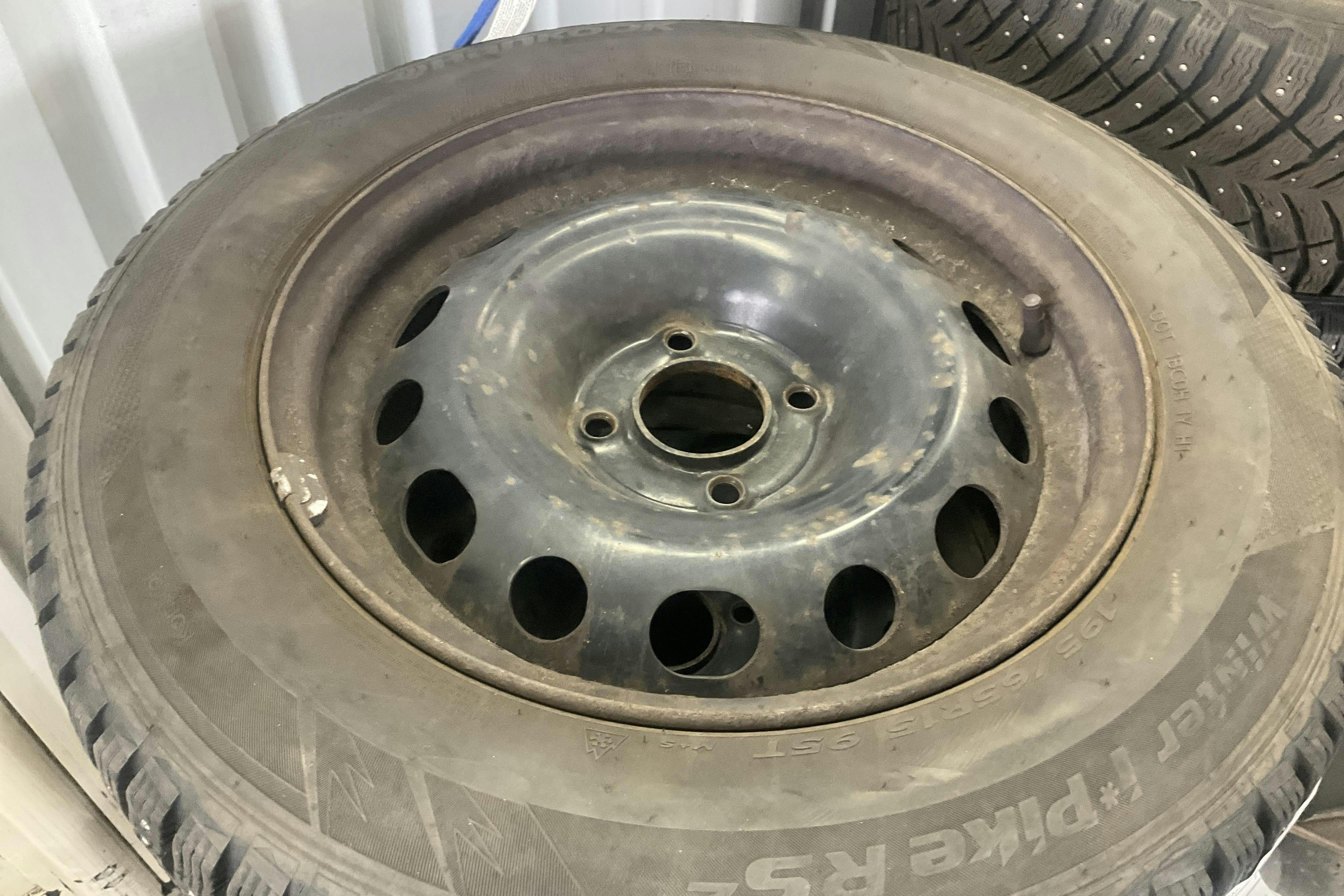 Vehicle Image 11