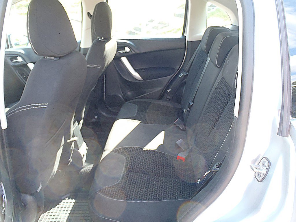 Vehicle Image 11