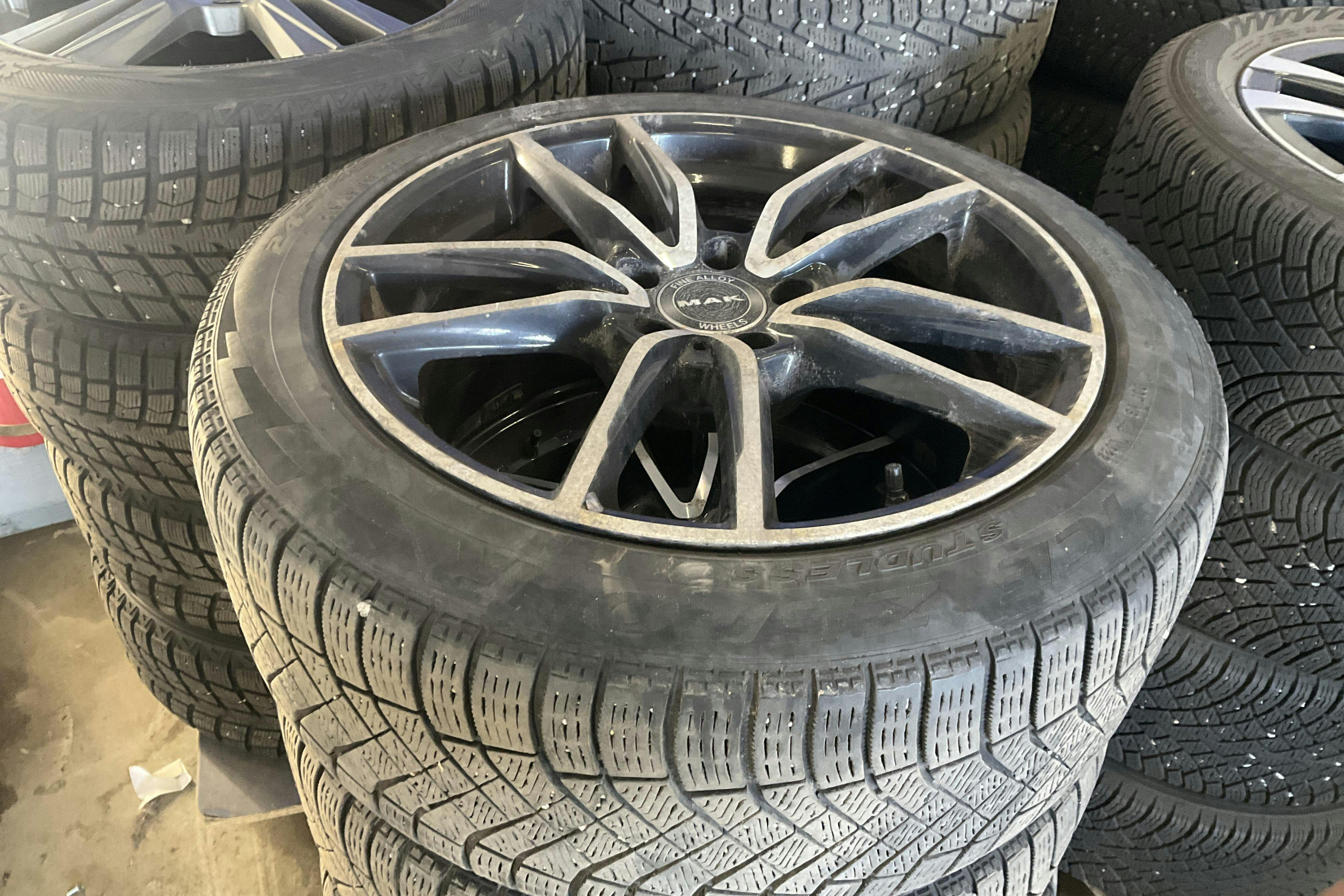 Vehicle Image 18
