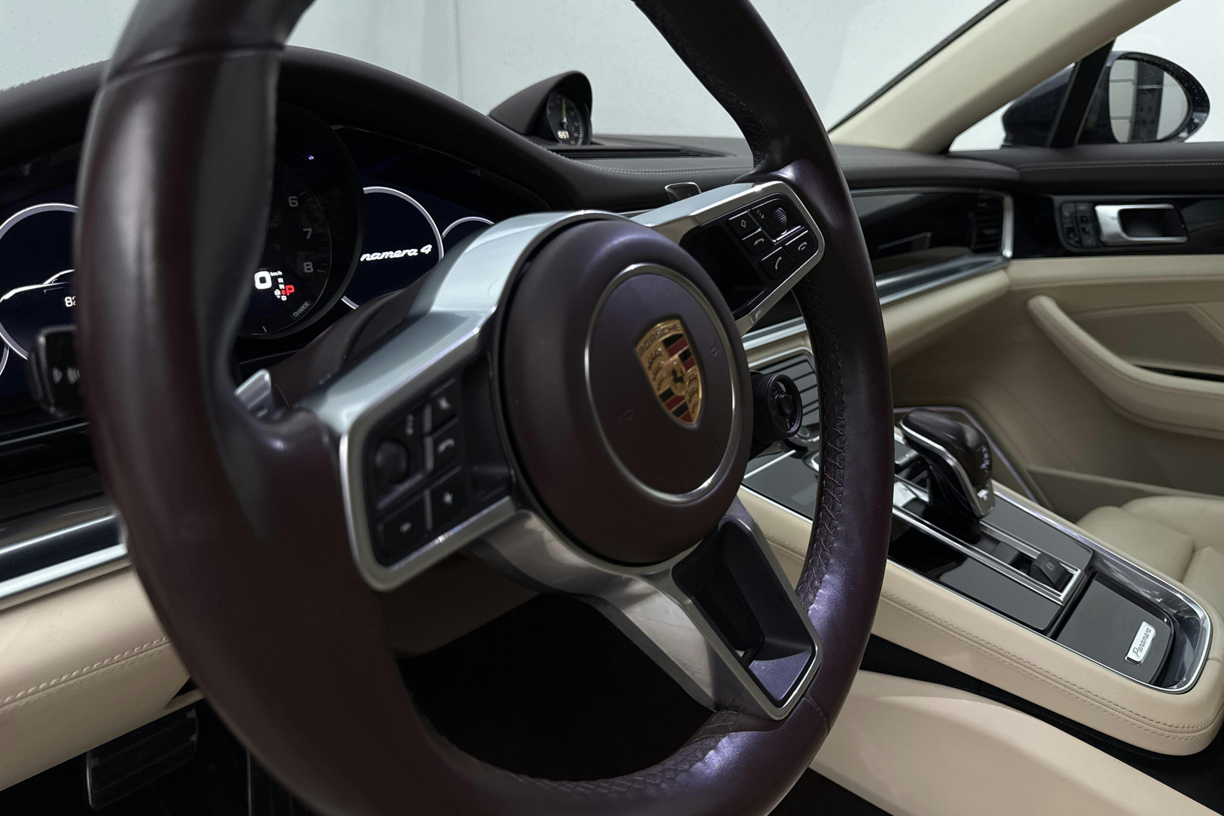 Vehicle Image 16