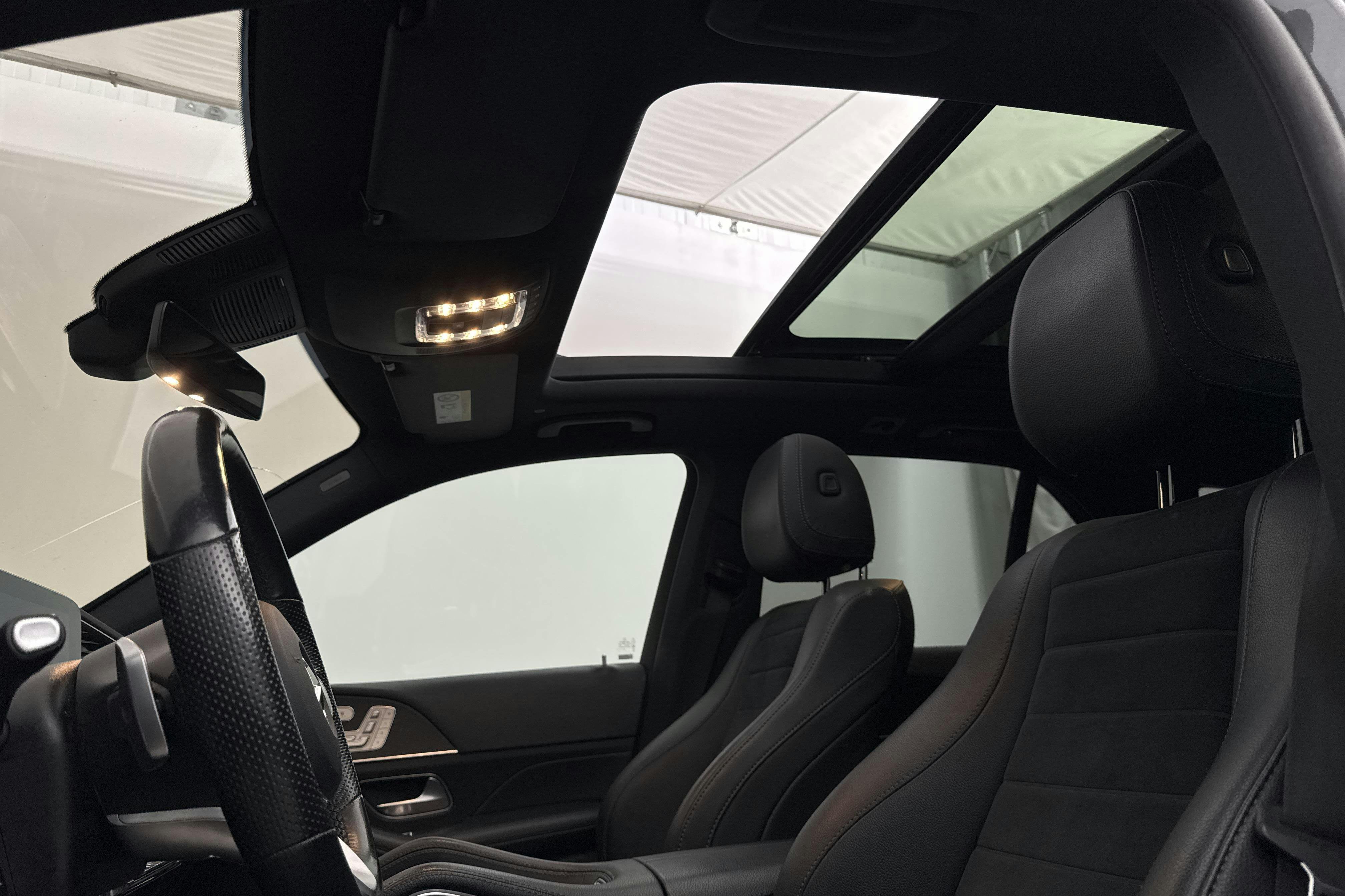 Vehicle Image 19