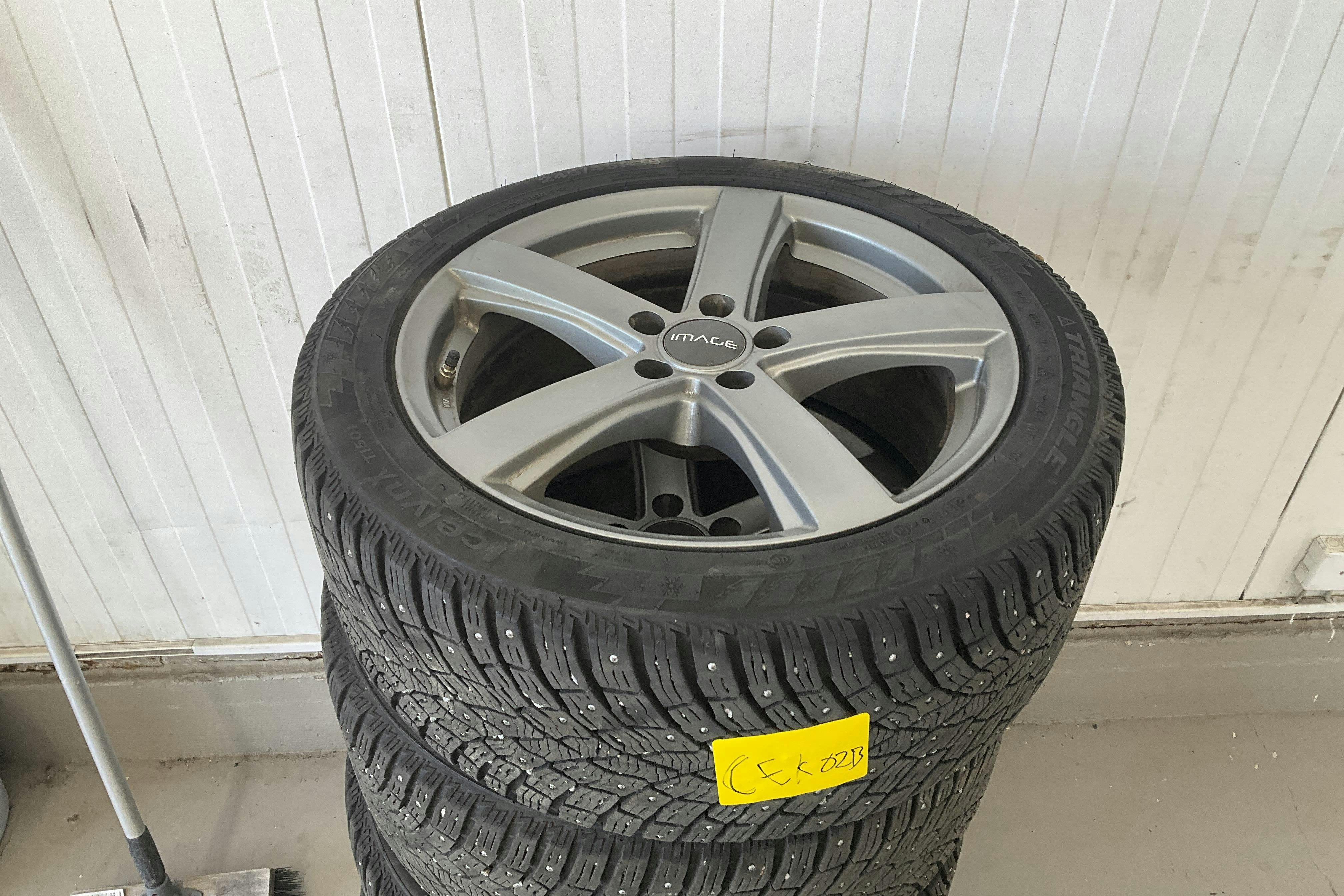 Vehicle Image 18