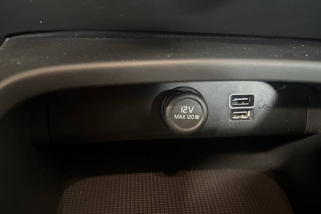 Vehicle Image 22