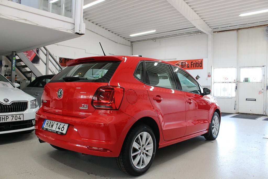 Vehicle Image 6