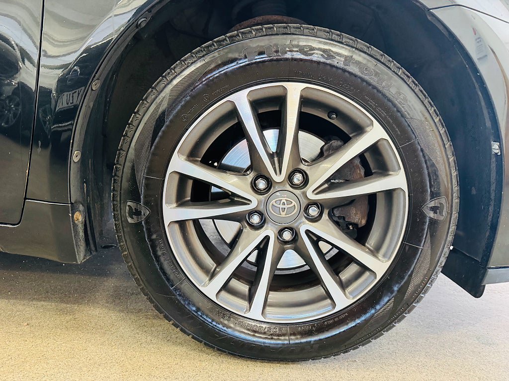 Vehicle Image 11
