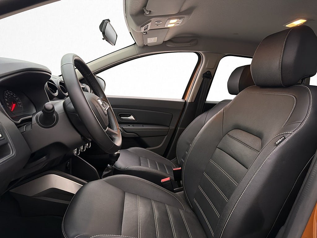 Vehicle Image 12