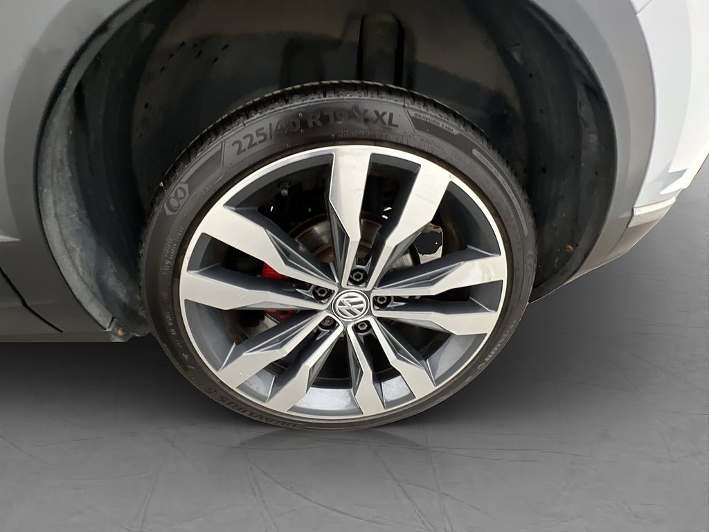 Vehicle Image 32