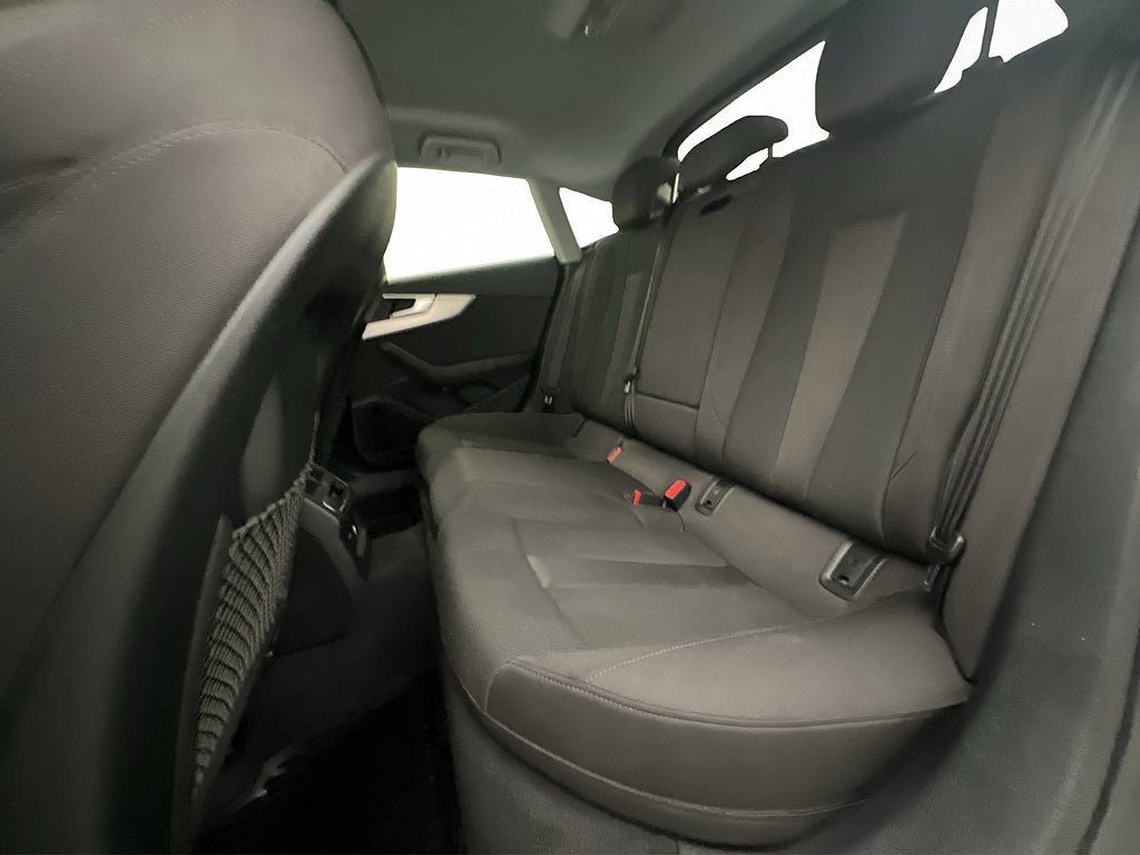 Vehicle Image 30