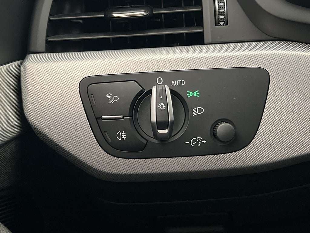 Vehicle Image 34