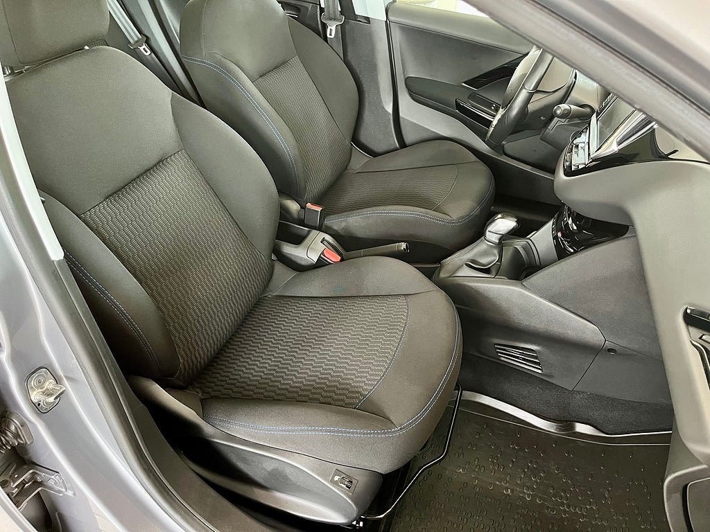 Vehicle Image 12