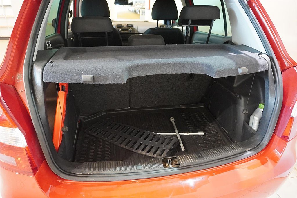 Vehicle Image 6