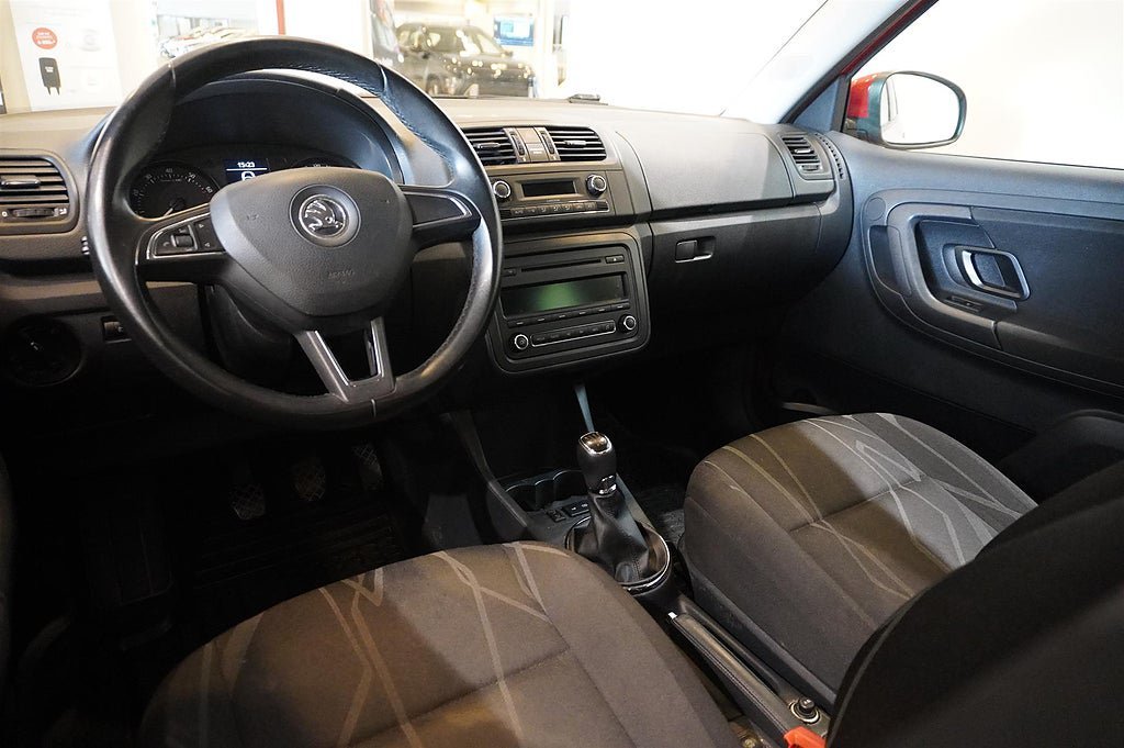 Vehicle Image 9