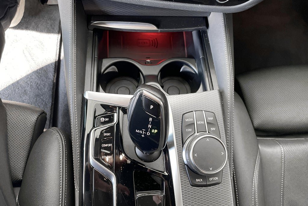 Vehicle Image 32