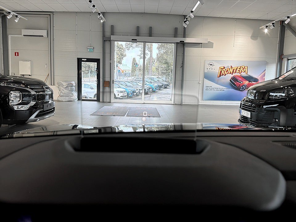 Vehicle Image 10