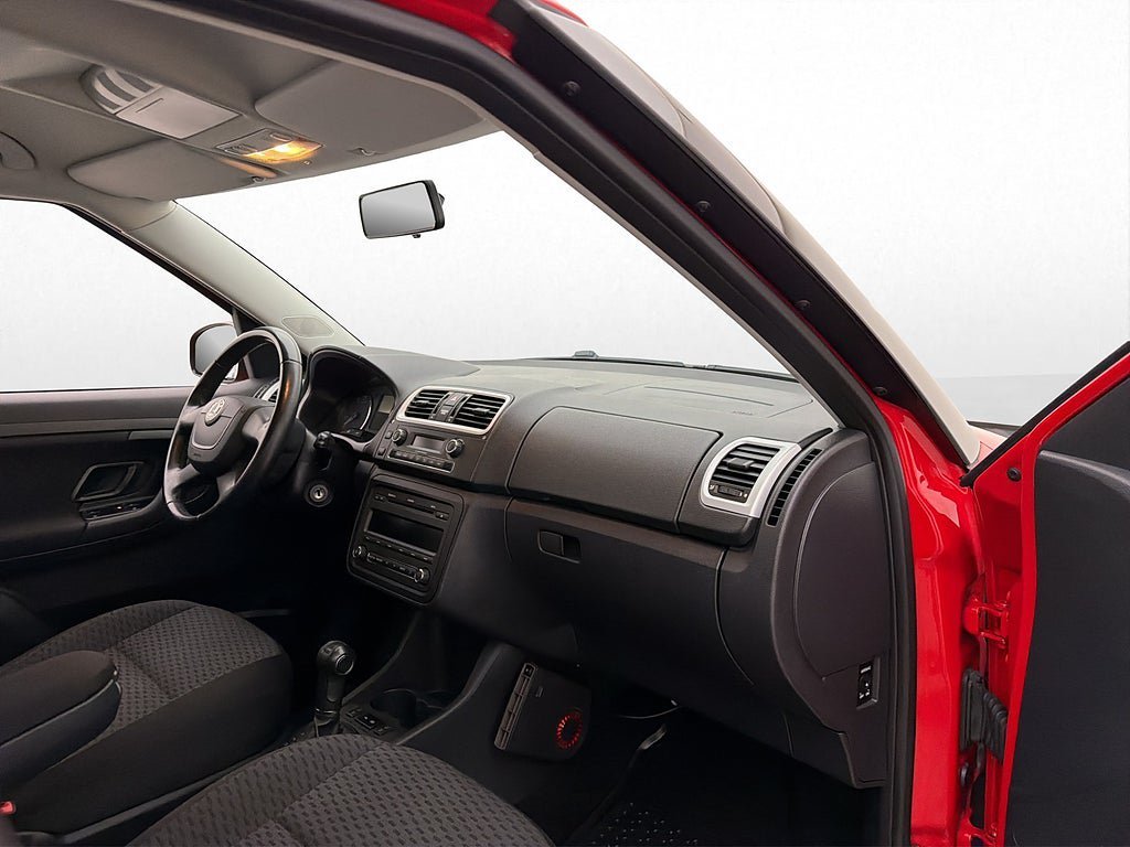 Vehicle Image 14