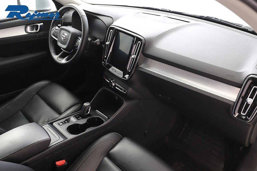 Vehicle Image 9