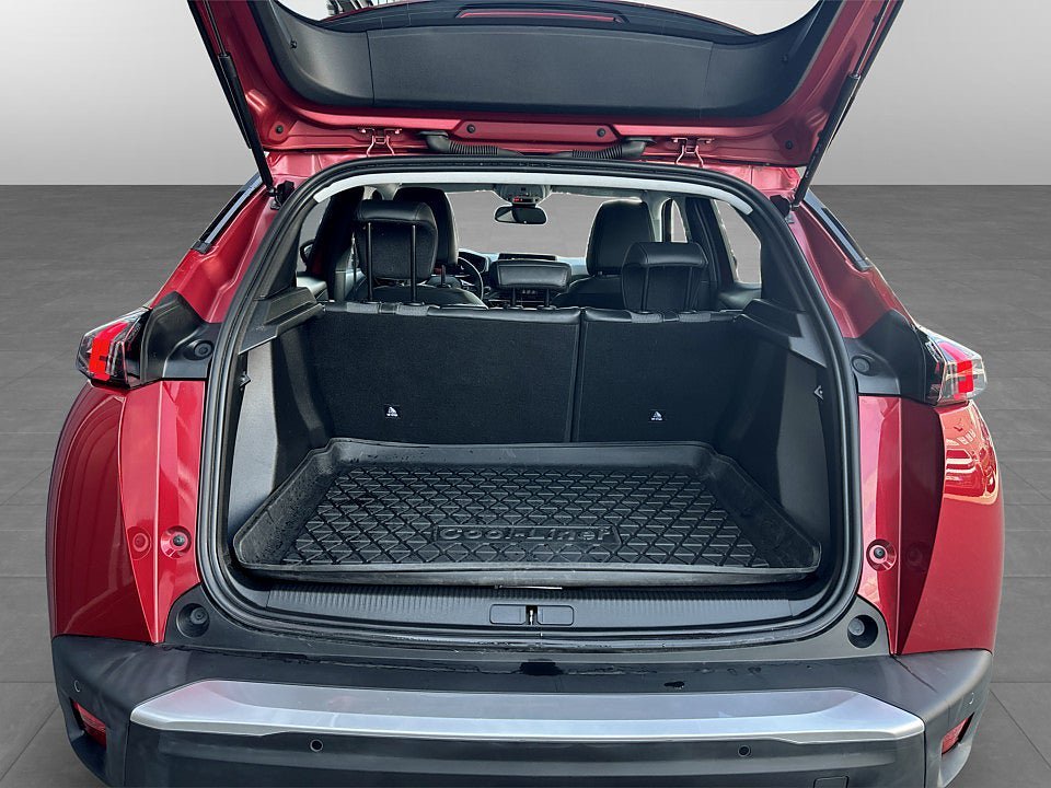 Vehicle Image 16