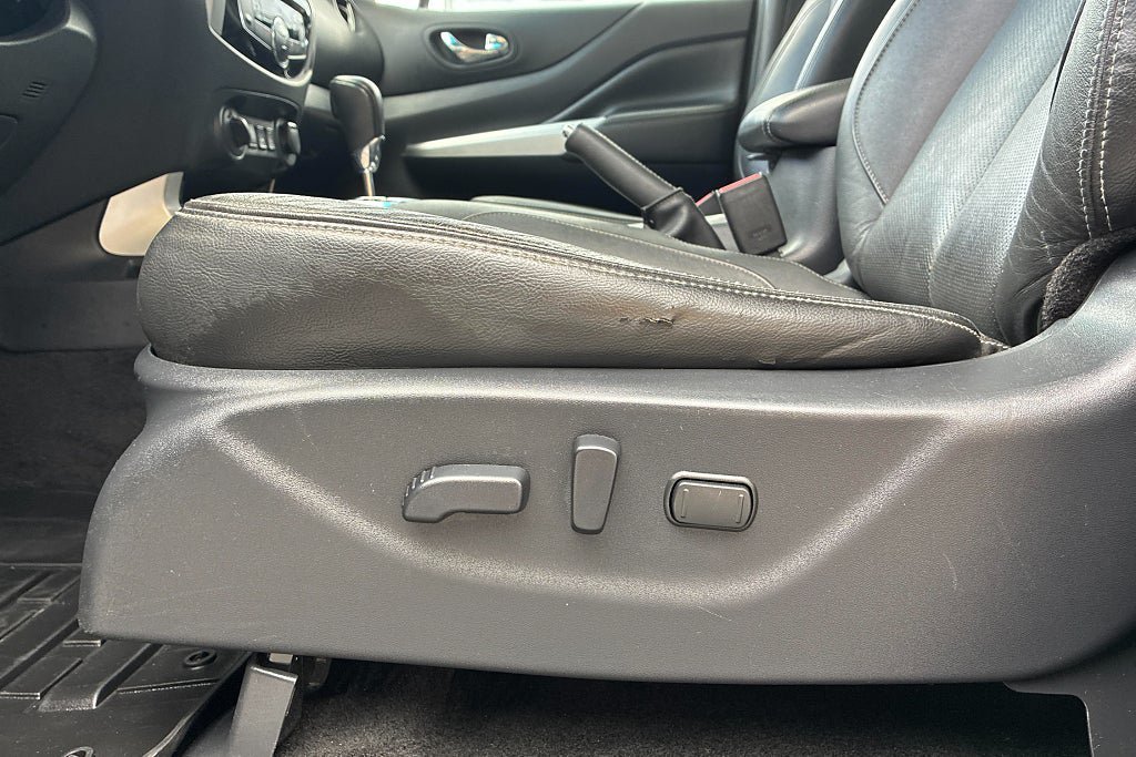 Vehicle Image 21