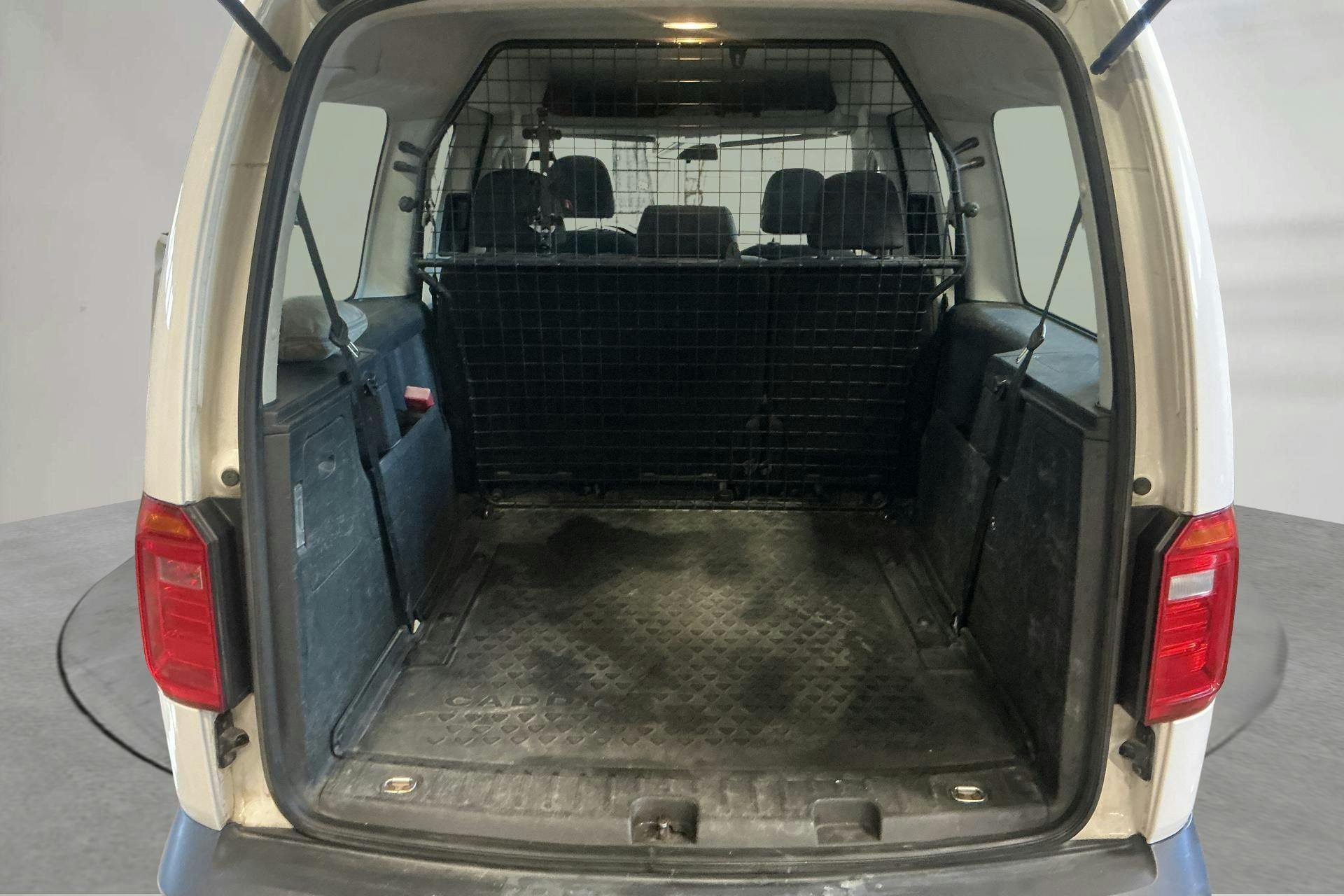 Vehicle Image 9