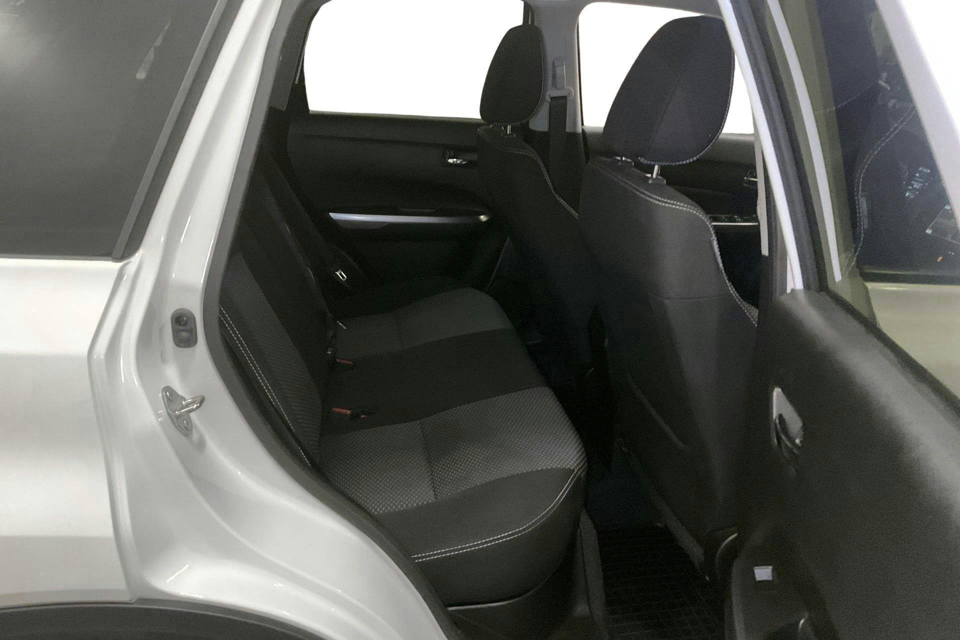 Vehicle Image 8