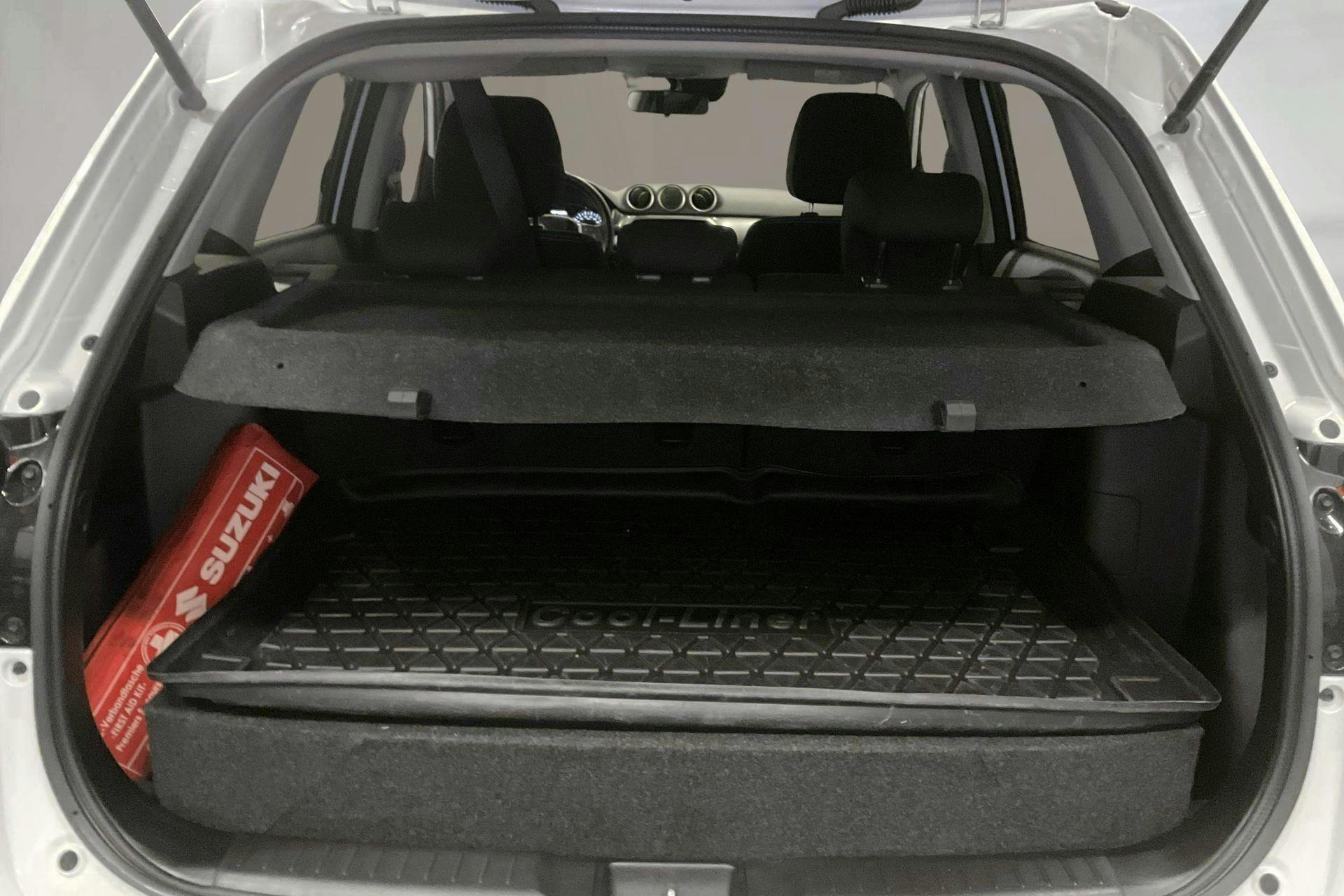 Vehicle Image 9