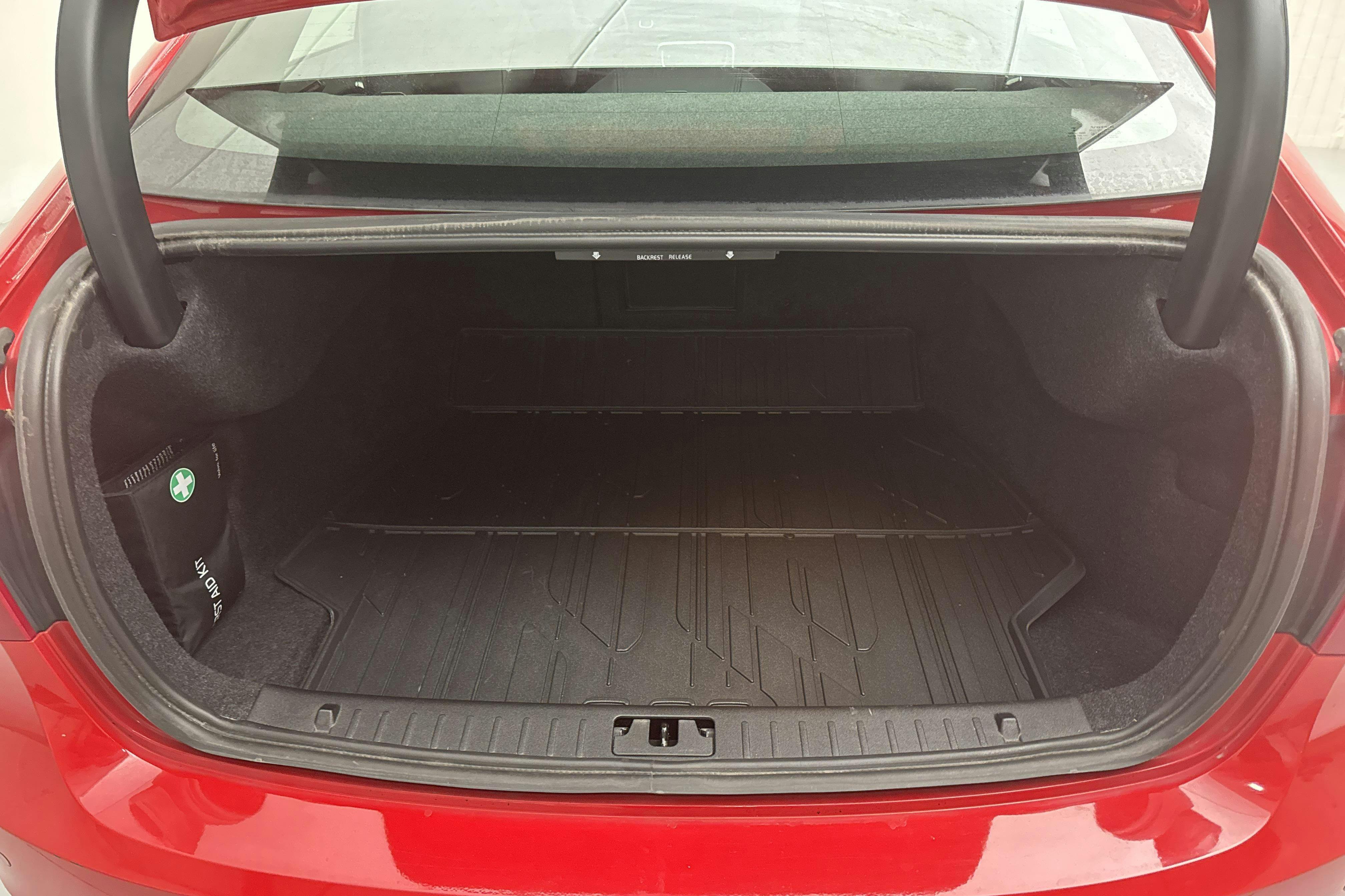 Vehicle Image 9