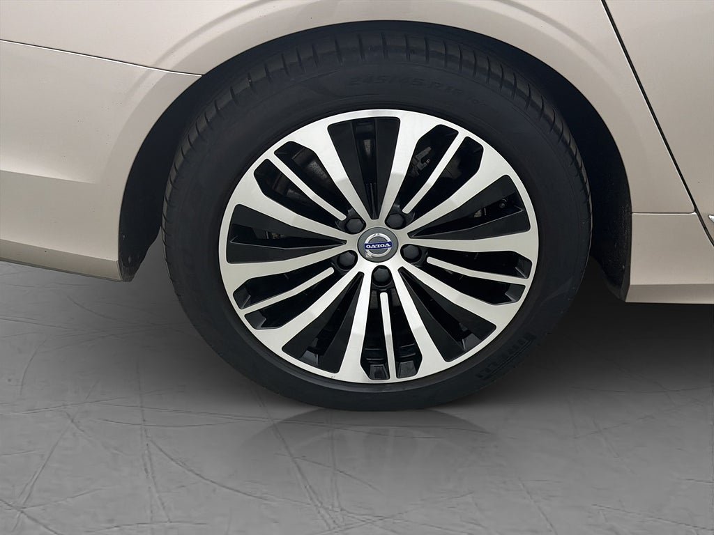 Vehicle Image 35