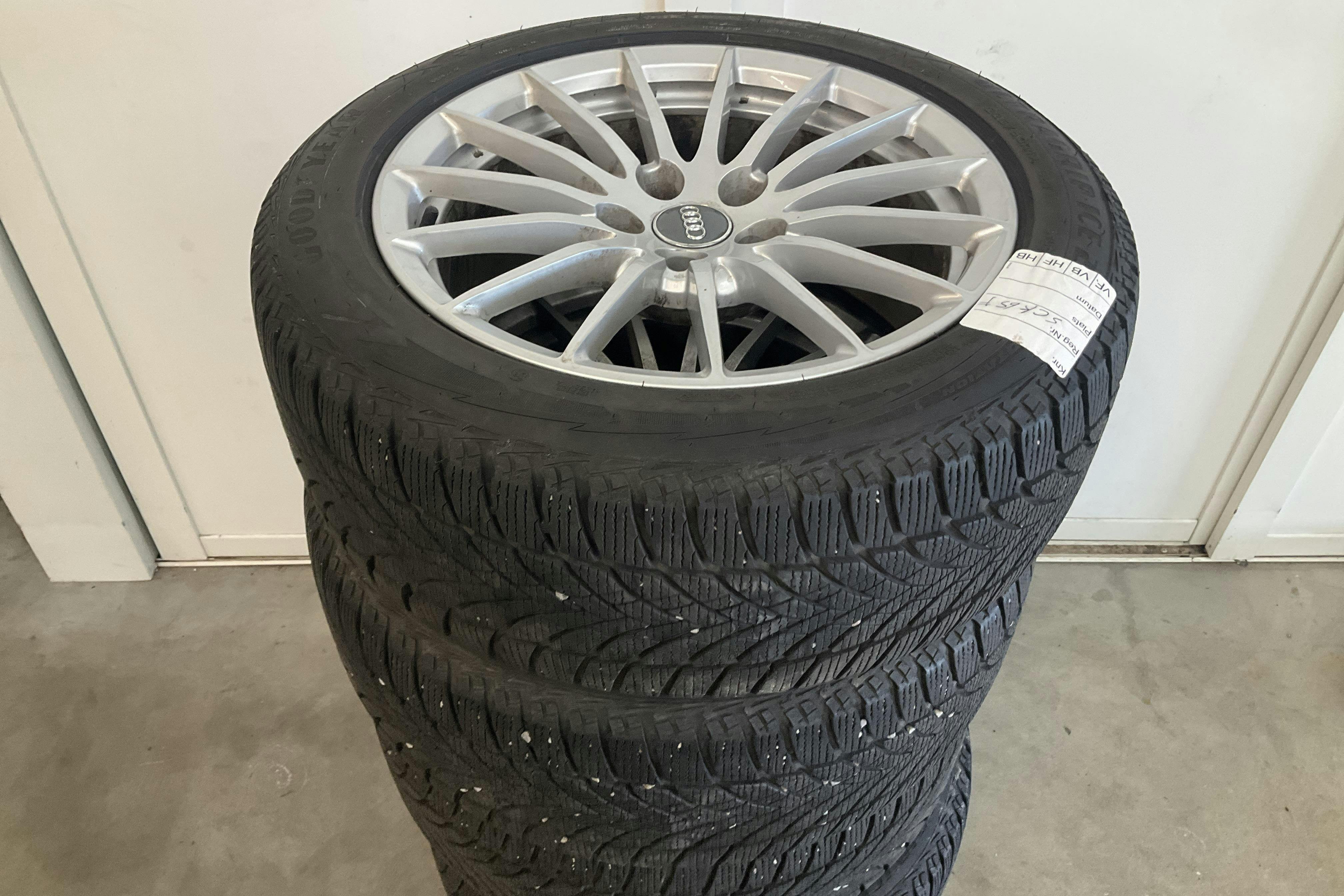 Vehicle Image 14