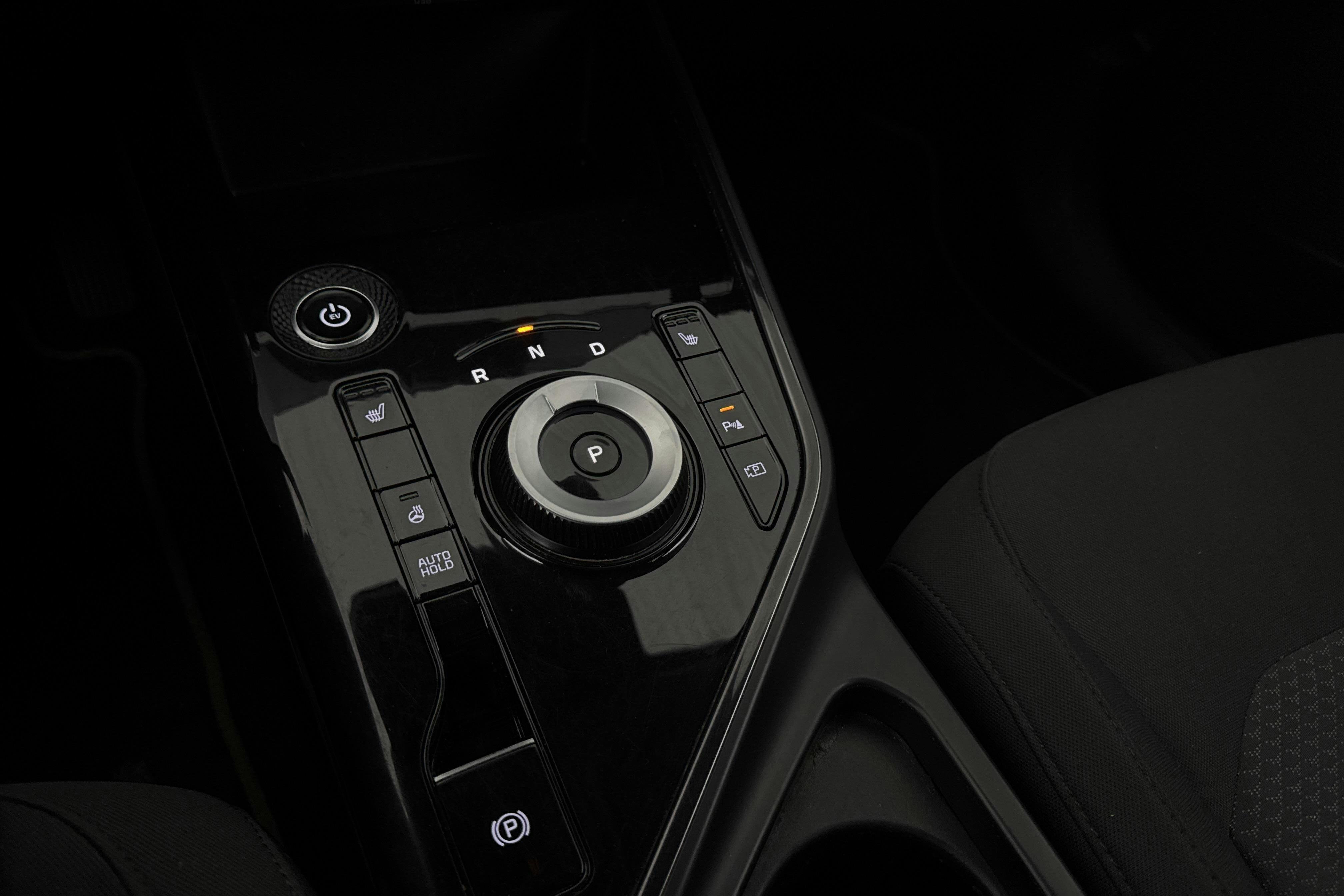 Vehicle Image 15