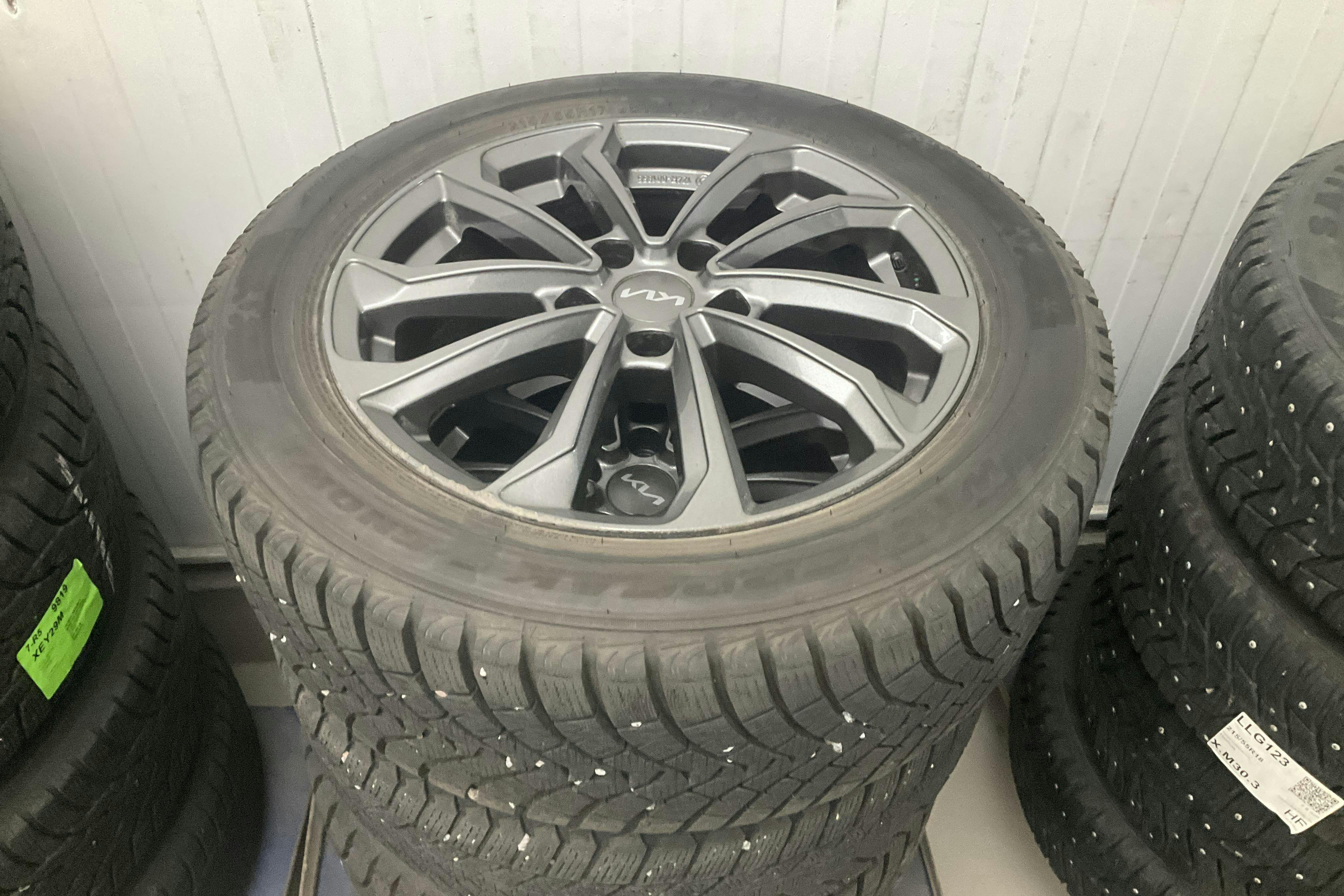 Vehicle Image 18