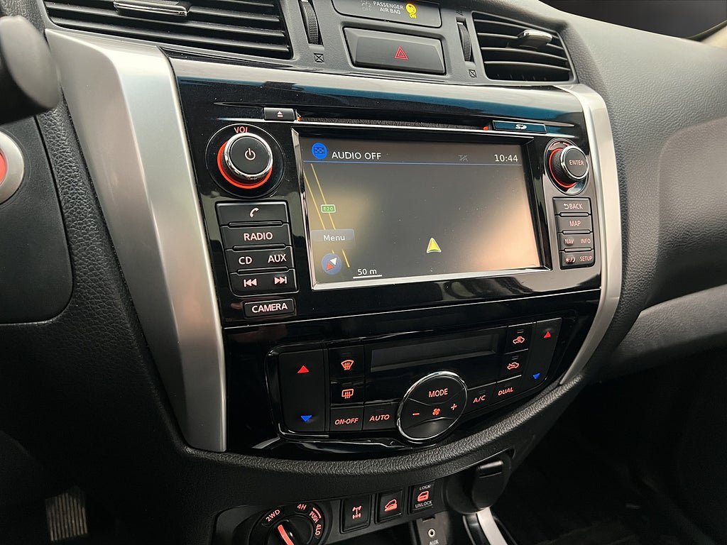 Vehicle Image 25