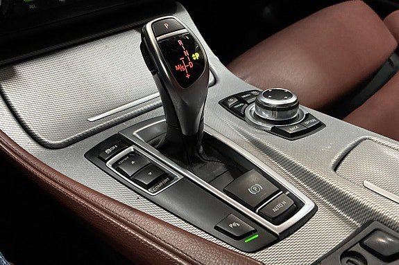 Vehicle Image 24