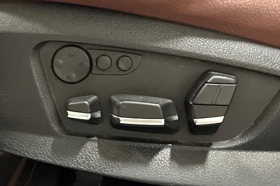 Vehicle Image 29