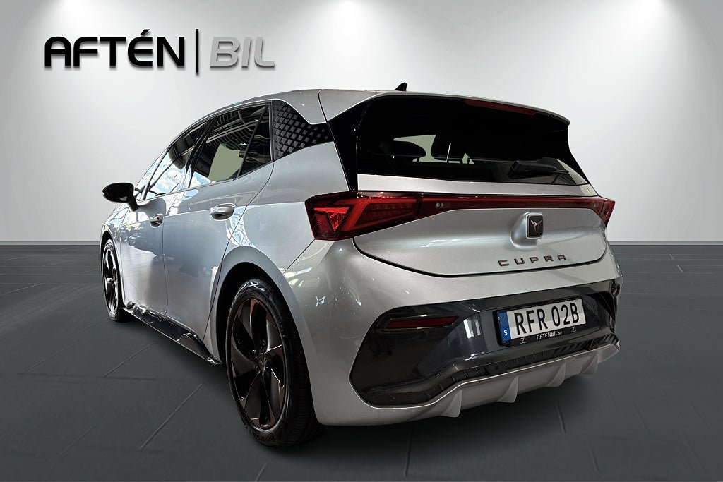 Vehicle Image 8