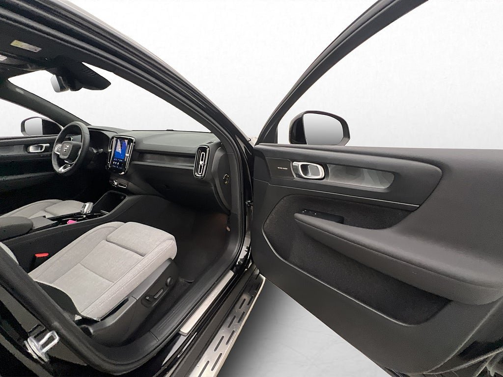 Vehicle Image 33