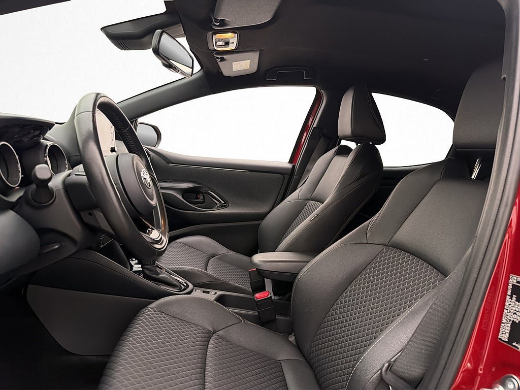 Vehicle Image 11