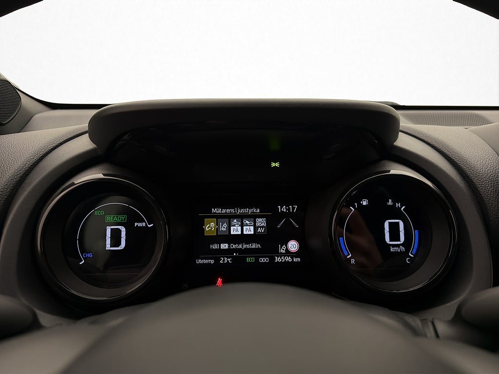 Vehicle Image 15