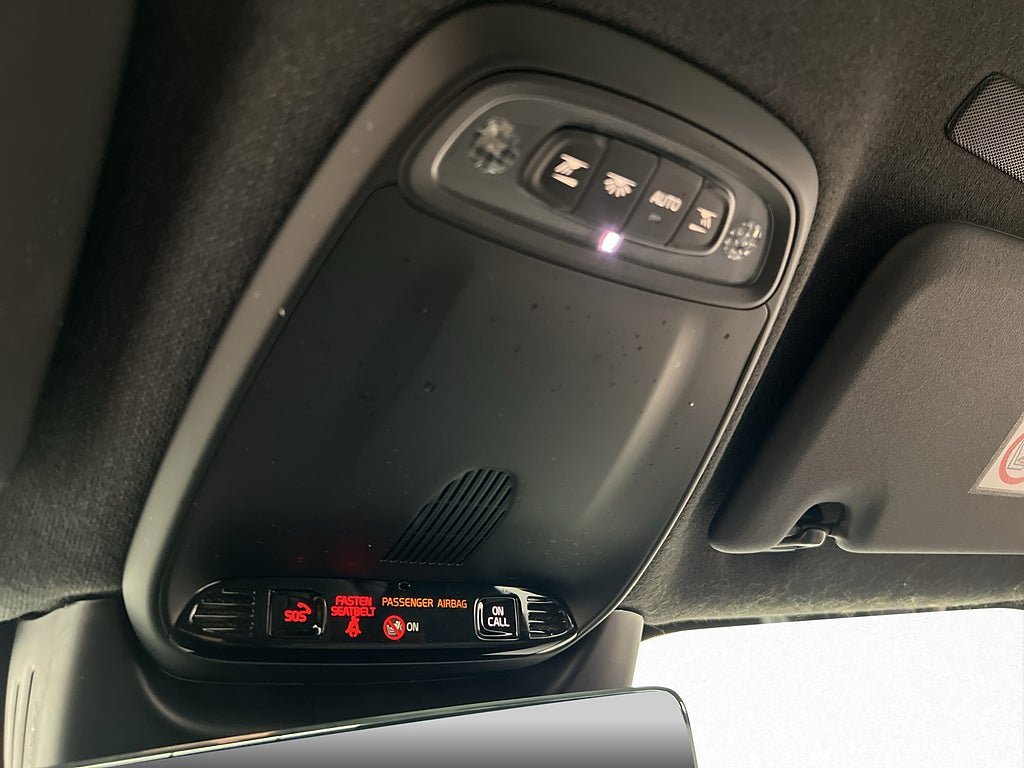 Vehicle Image 28