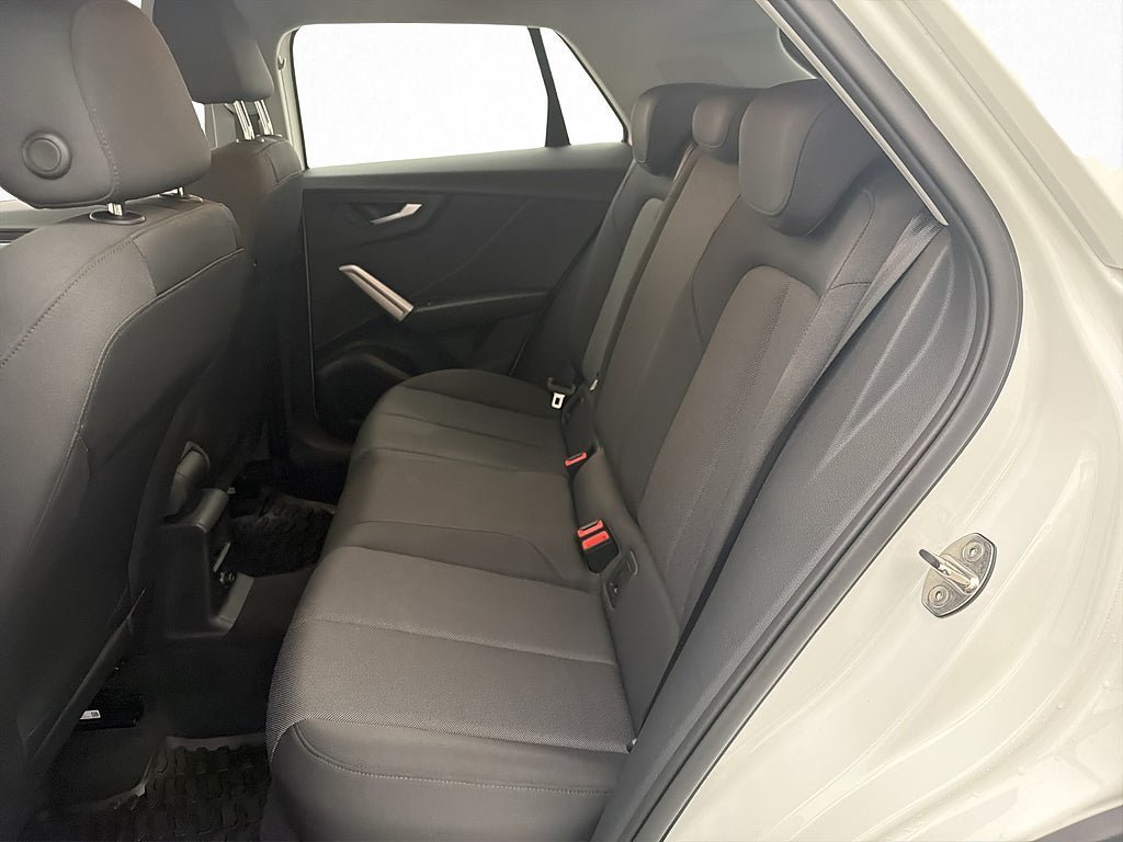 Vehicle Image 24