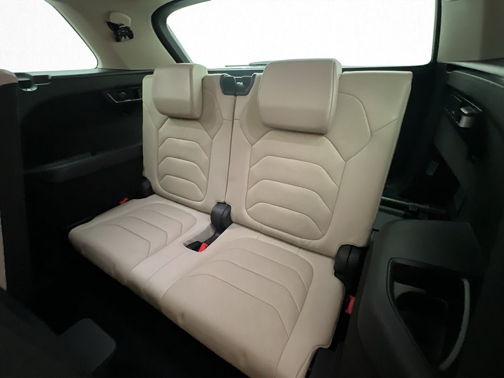 Vehicle Image 33