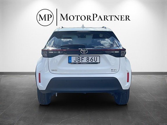Vehicle Image 6